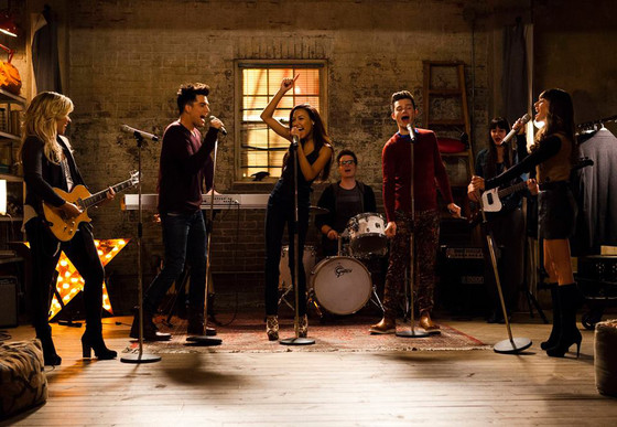 Glee, Demi Lovato, Lea Michele, Naya Rivera, Adam Lambert Glee, Demi Lovato, Lea Michele, Naya Rivera, Adam Lambert
